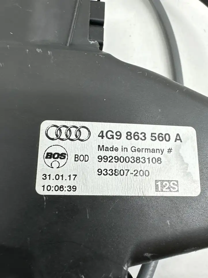 Audi A6 C7 (2014 - 2018) 4G9863560A Механизм шторки багажника — фото 2