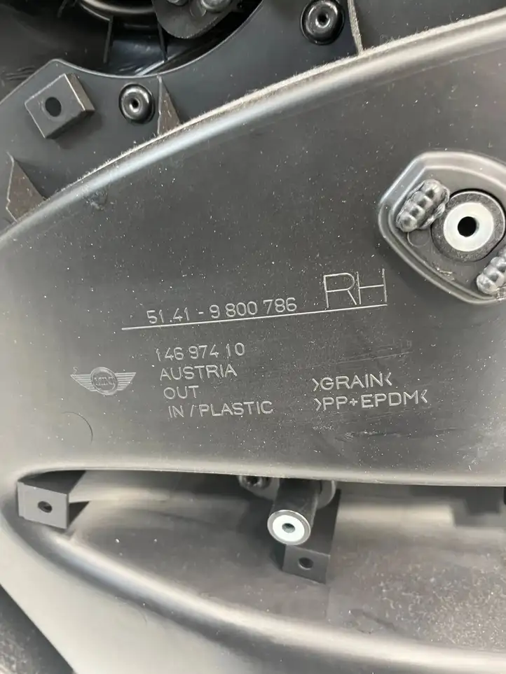 Mini Cooper Countryman R60 (2010 - 2016) 9800786 Обшивка задней двери — фото 4