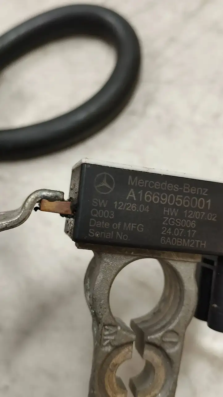 Mercedes-Benz A W176 (2012 - 2018) A1669056001 Минусовой провод аккумулятора — фото 6