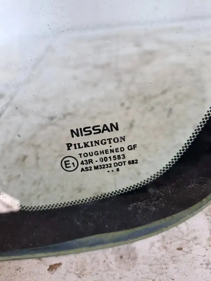 Nissan Note (E11) (2006 - 2014) 43R001583 Заднее боковое стекло — фото 2