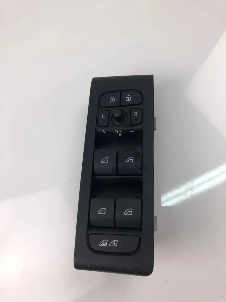Volvo XC40 (2017 - ) 32279441 Кнопка стеклоподъемников — фото 1