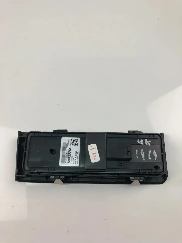 Volvo XC40 (2017 - ) 32319765 Кнопка стеклоподъемников — фото 4