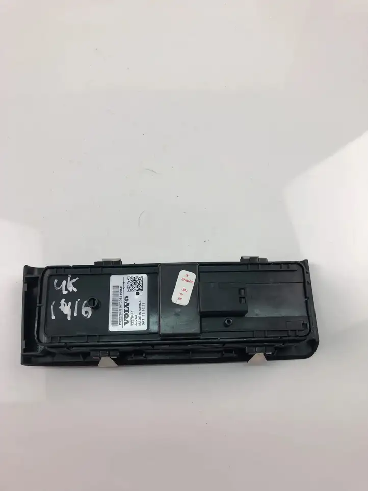 Volvo XC40 (2017 - ) 32279441 Кнопка стеклоподъемников — фото 3