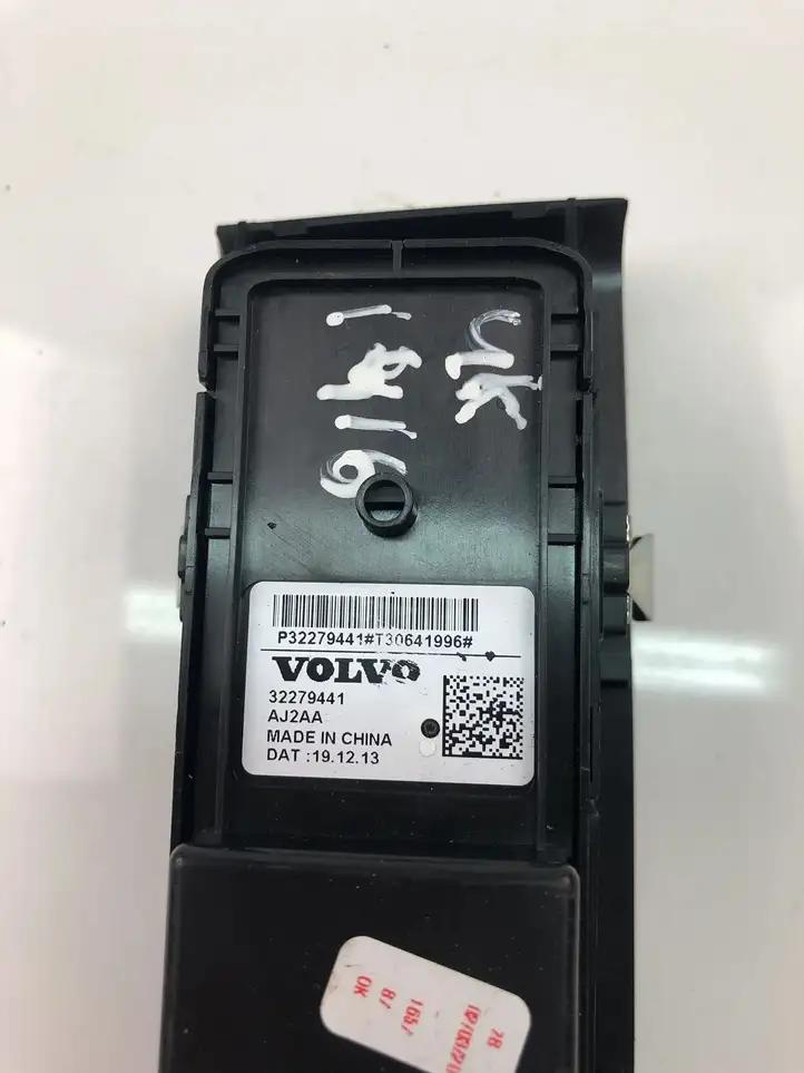 Volvo XC40 (2017 - ) 32279441 Кнопка стеклоподъемников — фото 4