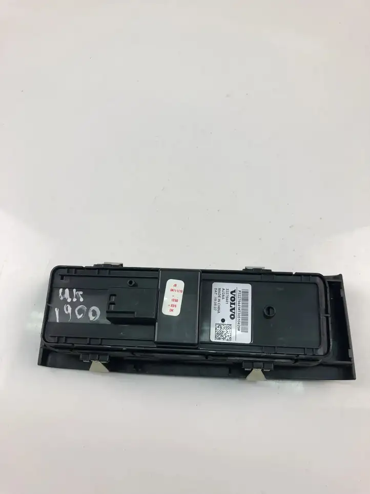 Volvo XC40 (2017 - ) 32279441 Кнопка стеклоподъемников — фото 3