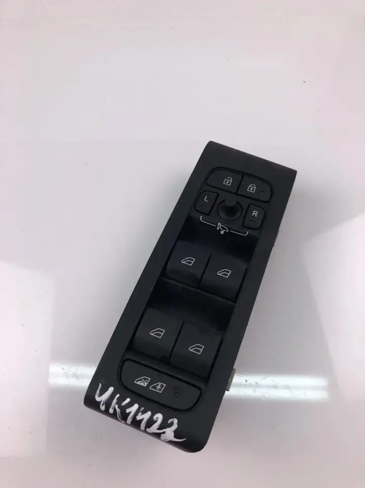 Volvo XC40 (2017 - ) 32279441 Кнопка стеклоподъемников — фото 1