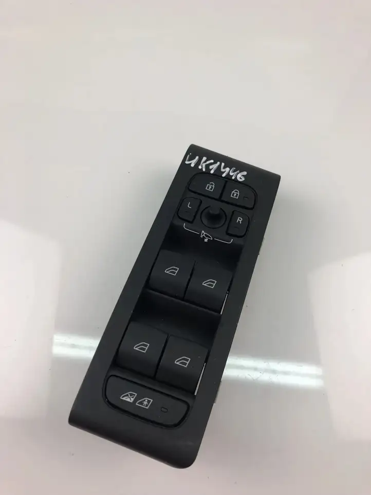 Volvo XC40 (2017 - ) 32279441 Кнопка стеклоподъемников — фото 1