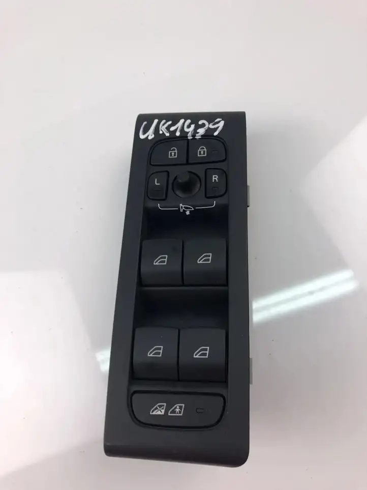 Volvo XC40 (2017 - ) 32256755 Кнопка стеклоподъемников — фото 2