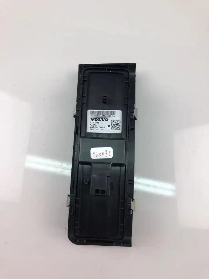 Volvo XC40 (2017 - ) 32256755 Кнопка стеклоподъемников — фото 3