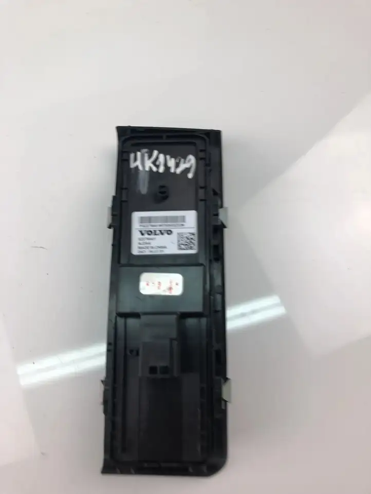 Volvo XC40 (2017 - ) 32279441 Кнопка стеклоподъемников — фото 3