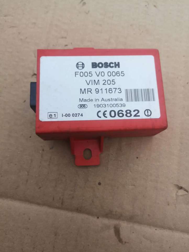 F005V00065 Mitsubishi Carisma Imobilaizerio valdymo blokas