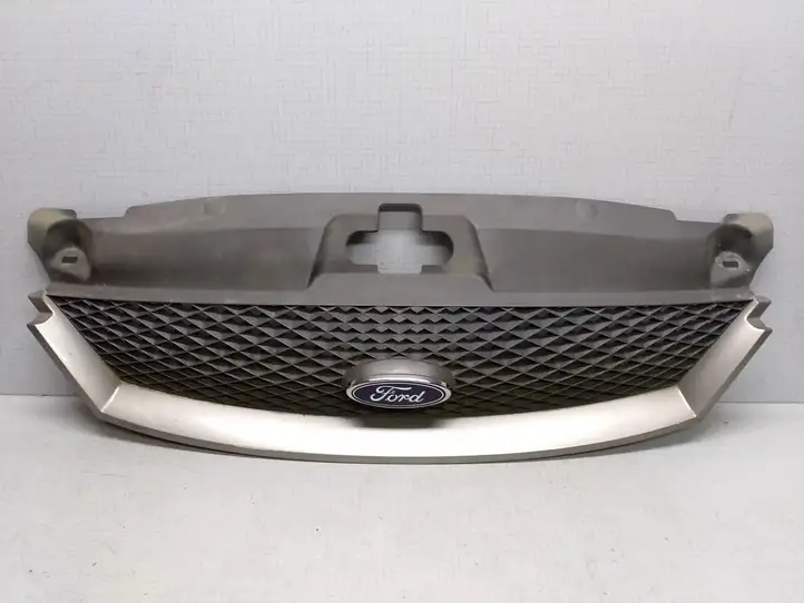 Ford Mondeo Mk III (2000 - 2007) 1S7X8A133AC Верхняя решетка радиатора — фото 1
