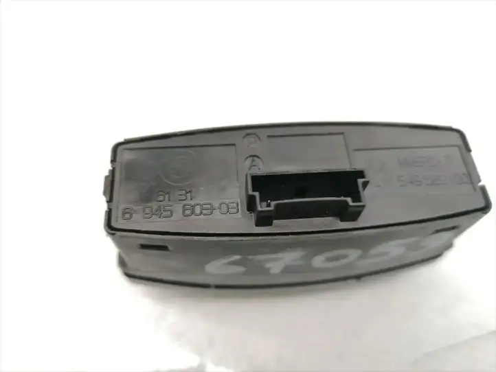 BMW 3 E90 E91 (2005 - 2012) 6945603 Включатель аварийных фонарей — фото 5
