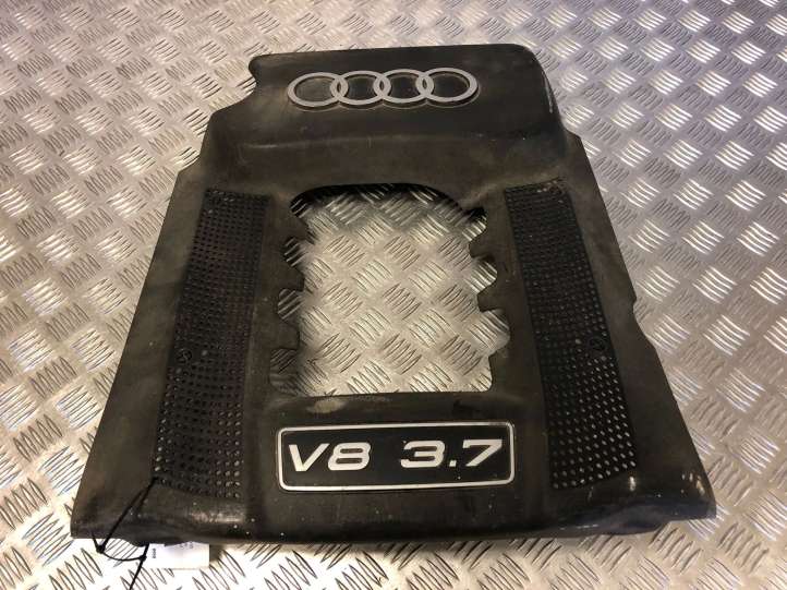 077103935 Audi A8 S8 D2 4D Variklio dangtis (apdaila)