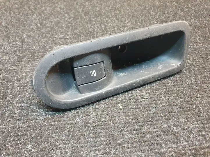 Renault Megane II (2002 - 2005) 025330 Кнопка стеклоподъемников — фото 1