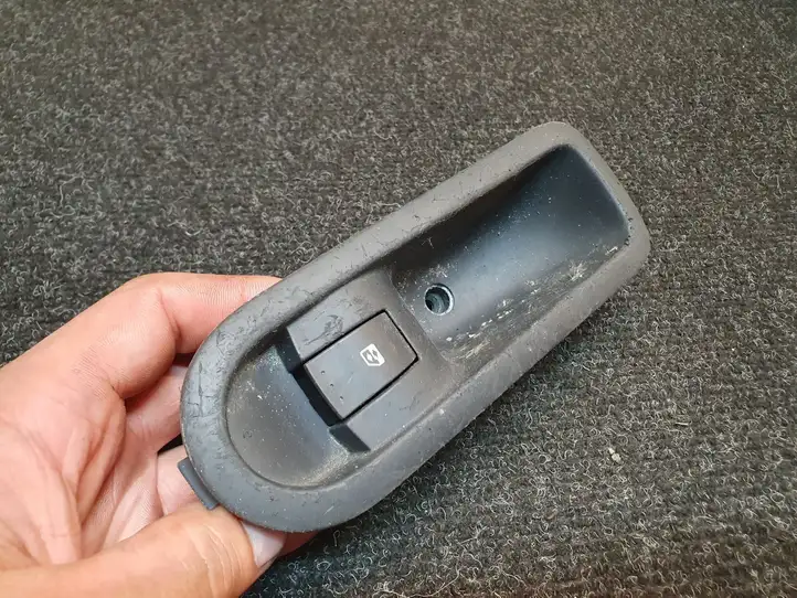 Renault Megane II (2002 - 2005) 025330 Кнопка стеклоподъемников — фото 6
