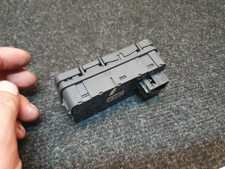 Opel Vectra C (2002 - 2005) 09185954 Кнопка стеклоподъемников — фото 6