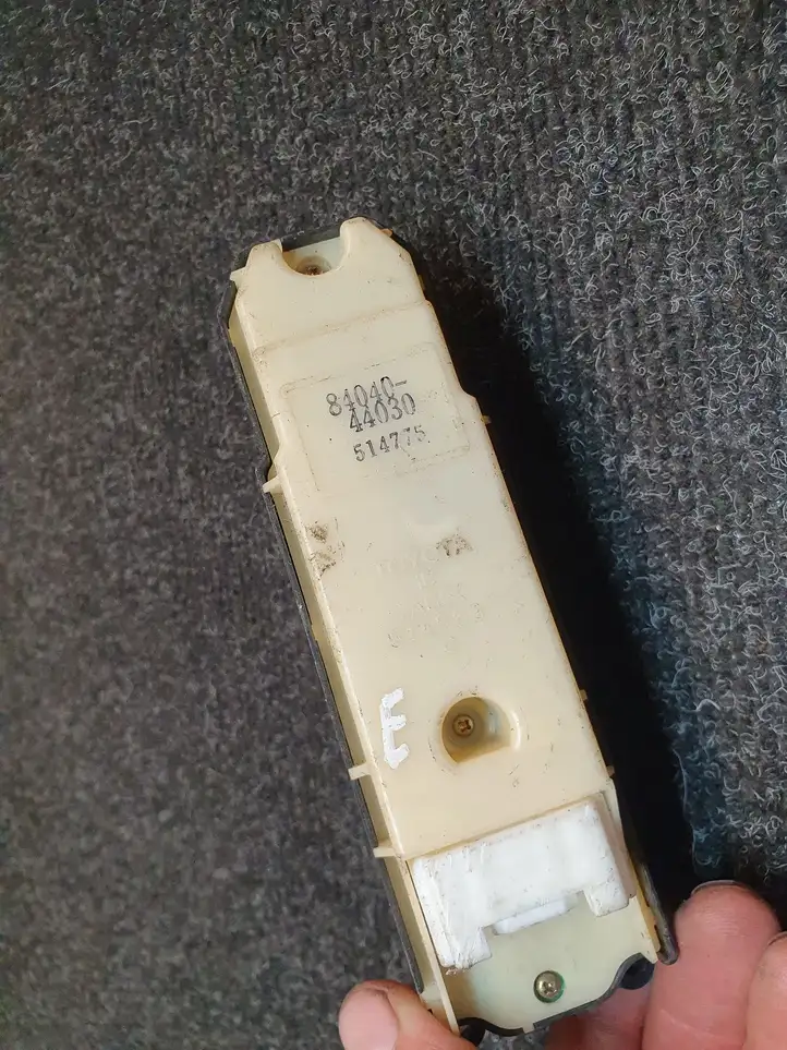 Toyota Avensis Verso (2001 - 2004) 8404044030 Блок кнопок стеклоподъемников — фото 7