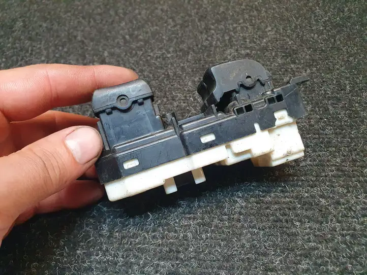 Toyota Corolla Verso E121 (2001 - 2004) 514699 Кнопка стеклоподъемников — фото 5