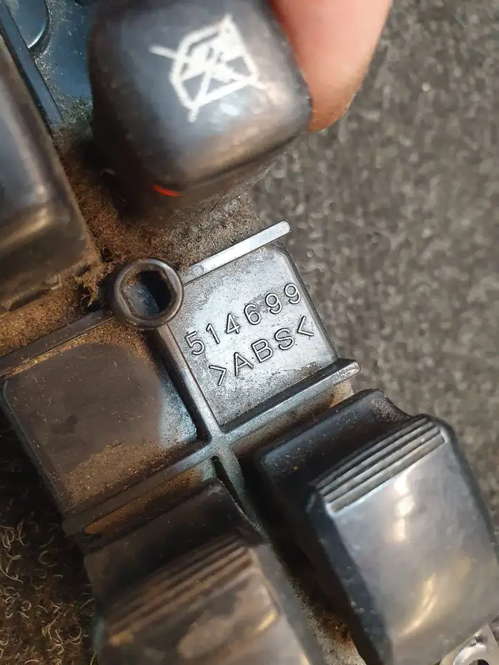 Toyota Corolla Verso E121 (2001 - 2004) 514699 Кнопка стеклоподъемников — фото 7