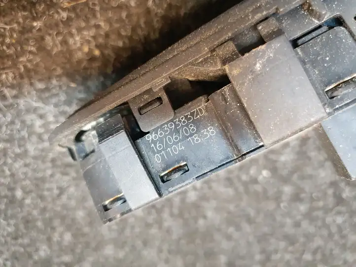 Citroen C4 I Picasso (2006 - 2013) 96639383ZD Блок кнопок стеклоподъемников — фото 4
