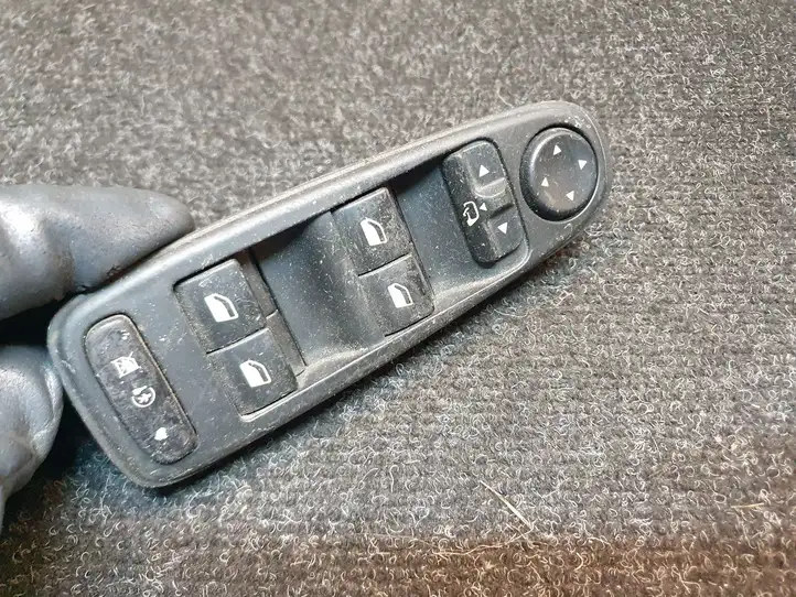 Citroen C4 I Picasso (2006 - 2013) 96639383ZD Блок кнопок стеклоподъемников — фото 7
