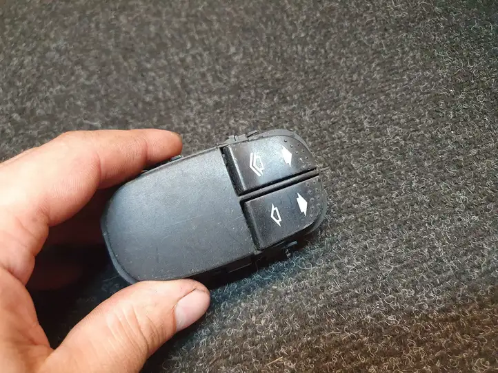 Ford Focus (1998 - 2004) 98AG14529AC Кнопка стеклоподъемников — фото 6