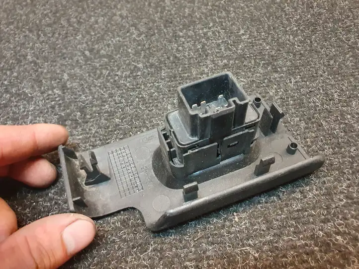 Land Rover Freelander (1997 - 2003) M24445 Кнопка стеклоподъемников — фото 3