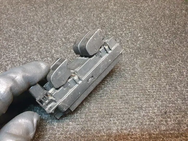 Mazda 3 I (2003 - 2006) 03123000 Кнопка стеклоподъемников — фото 4