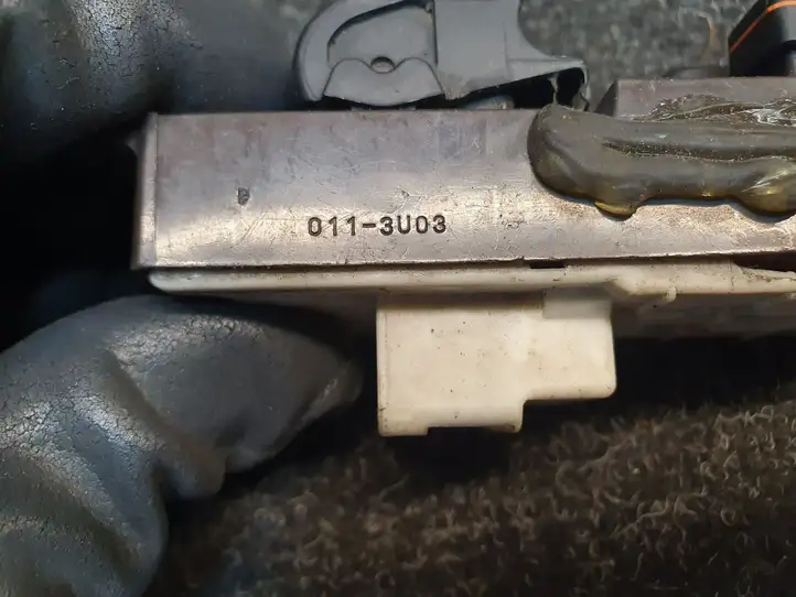 Toyota Yaris (1999 - 2003) Кнопка стеклоподъемников — фото 3