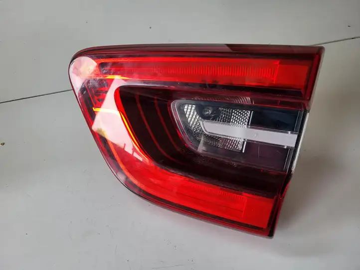 Renault Kadjar (2015 - 2018) Задний фонарь в крышке багажника — фото 6