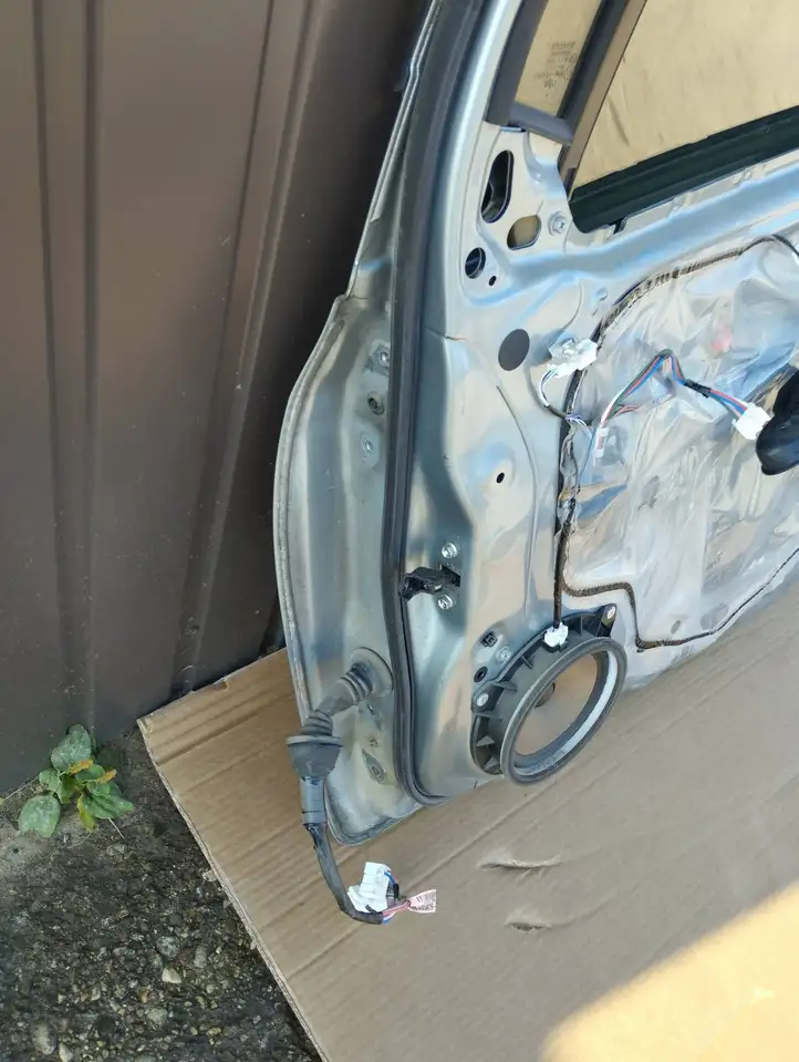 Toyota Yaris (2005 - 2009) Дверь — фото 9