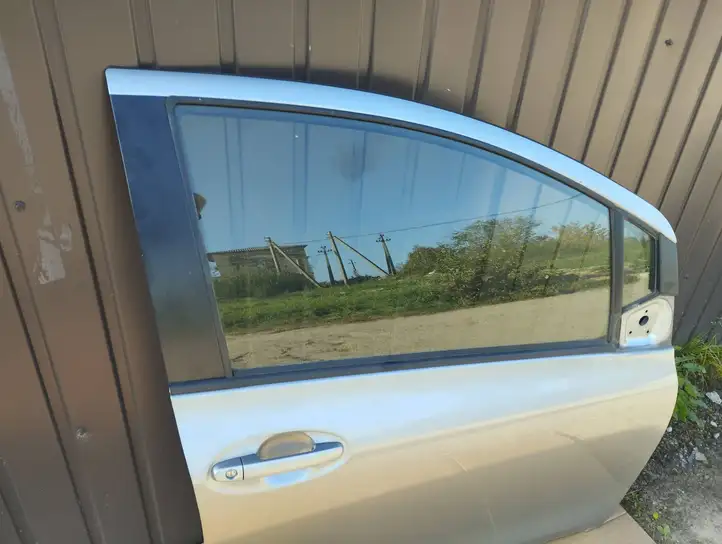 Toyota Yaris (2005 - 2009) Дверь — фото 11