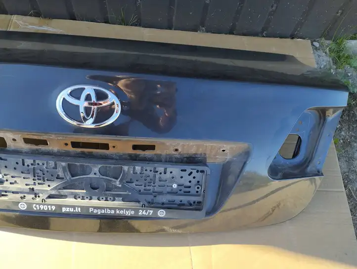 Toyota Avensis T270 (2009 - 2012) Крышка багажника — фото 8