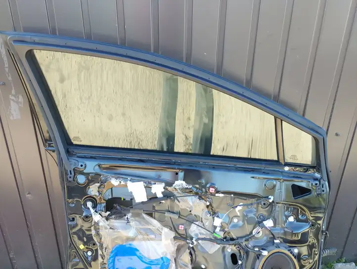 Toyota Avensis T270 (2009 - 2012) Дверь — фото 2