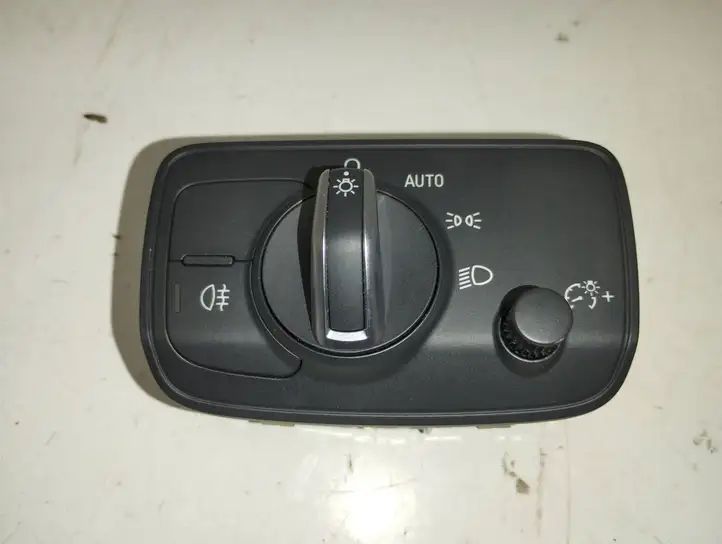 Audi A3/S3 8V (2016 - 2020) 8V0941531AD Включатель фонарей — фото 1