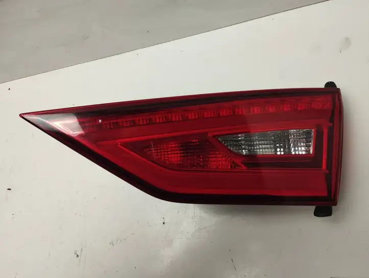 Audi A3/S3 8V (2016 - 2020) 8V5945094J Задний фонарь в крышке багажника — фото 1