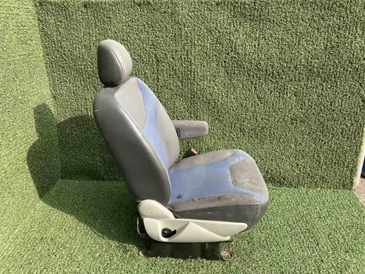 Renault Trafic II (X83) (2002 - 2014) 876204682R Переднее сиденье пассажира — фото 3