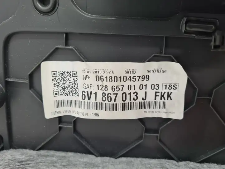 Skoda Fabia Mk3 (NJ) (2015 - 2021) 6V1867013J Обшивка передней двери — фото 5