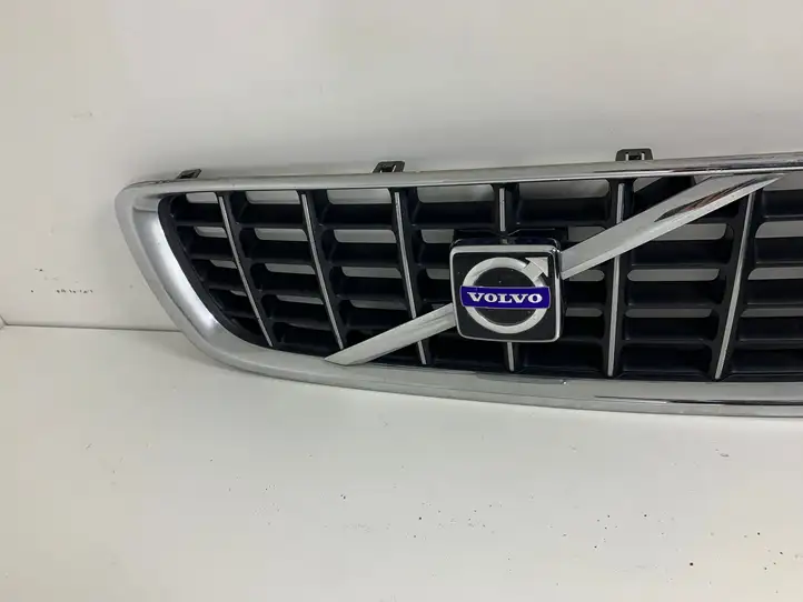 Volvo V70 (2007 - 2013) 31255500 Верхняя решетка радиатора — фото 2