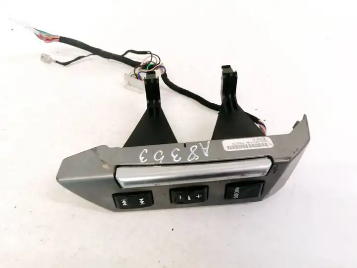 Land Rover Discovery 3 - LR3 (2004 - 2009) 8H2213D767BA Кнопки на рулевом колесе — фото 2