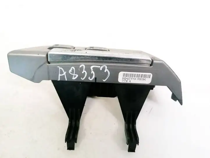 Land Rover Discovery 3 - LR3 (2004 - 2009) 8H2213D767GA Кнопки на рулевом колесе — фото 2
