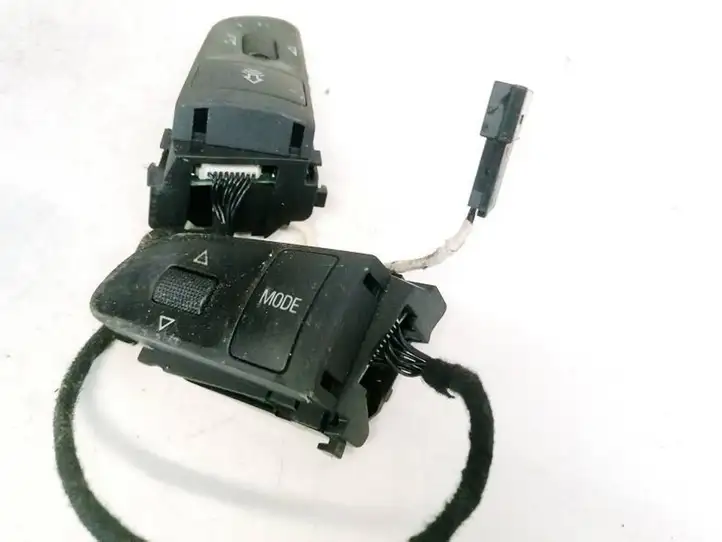 Audi A6 S6 C6 4F (2004 - 2008) 4F0951527A Кнопки на рулевом колесе — фото 3