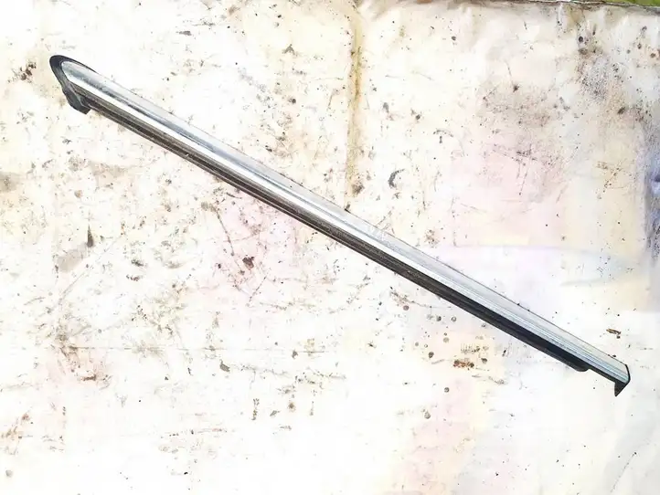 Mercedes-Benz GL X164 (2006 - 2012) 1646908180 Накладка стекла задней двери — фото 1