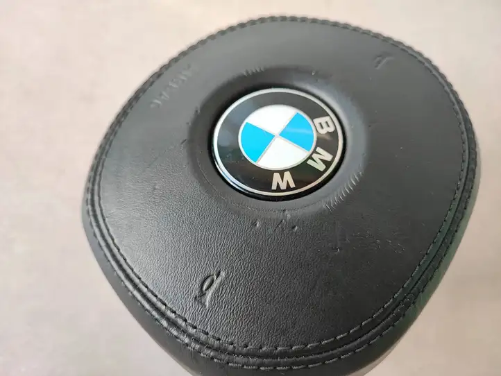 BMW 5 G30 G31 (2016 - ) 03004076 Подушка безопасности руля — фото 3