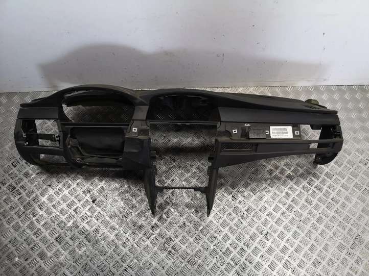 BMW 5 E60 E61 Panelė