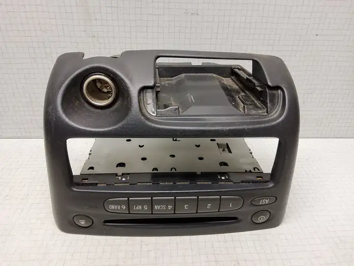 Toyota Yaris (1999 - 2003) 8612052030 Магнитола / мультимедийная система — фото 1