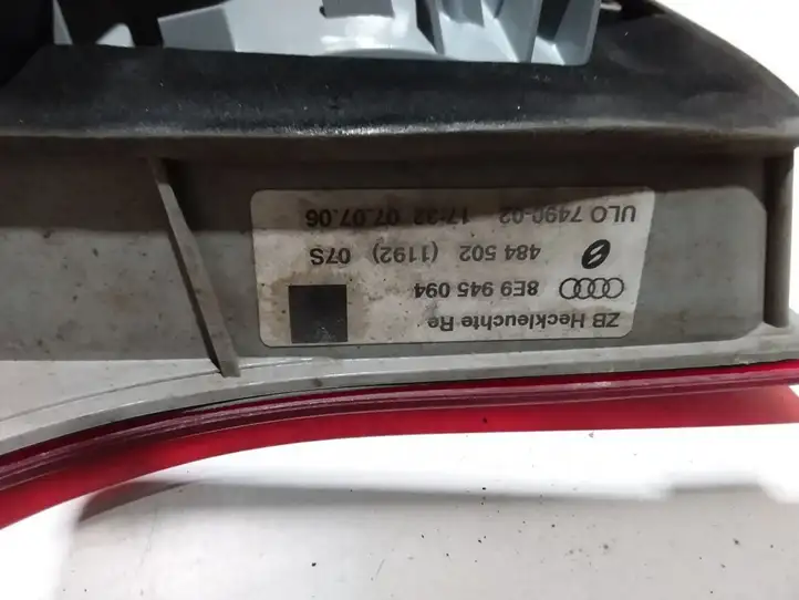 Audi A4 S4 B7 8E 8H (2004 - 2009) 8E9945094 Задний фонарь в крышке багажника — фото 3