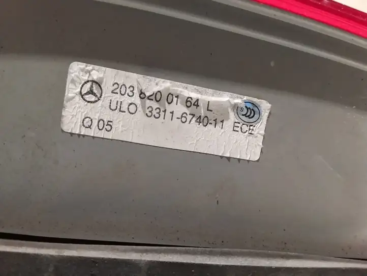 Mercedes-Benz C W203 (2000 - 2007) 2038200164L Задний фонарь в кузове — фото 3