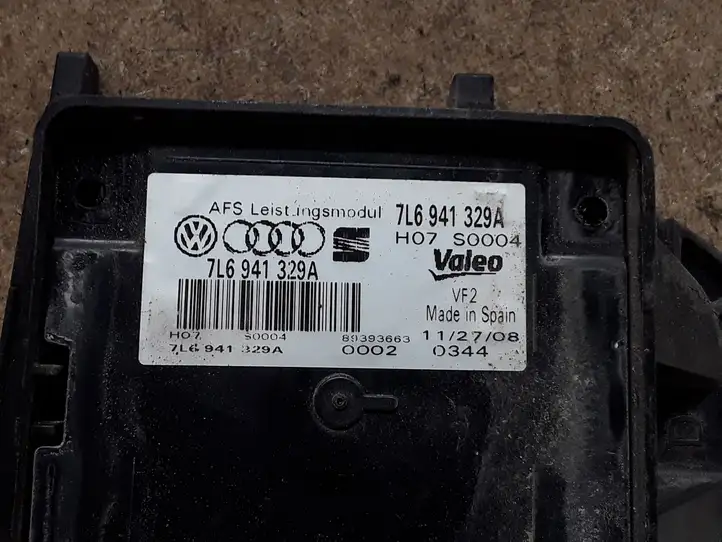 Volkswagen PASSAT B6 (2005 - 2010) 7L6941329A Блок розжига ксенона — фото 3